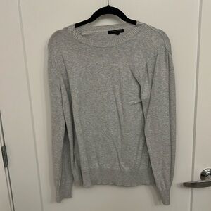 Banana Republic
M - grey sweater